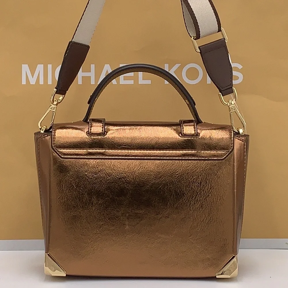 MICHAEL KORS
Manhattan Medium Top Hand School
Patent Satchel MOCHA COLOR - Picture 10 of 16